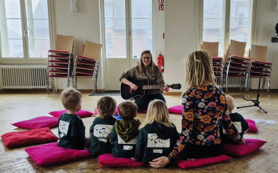 Jeden Dienstag gehen wir in die Musikschule NMS